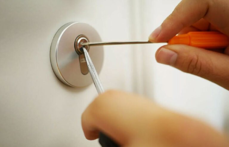 Locksmith Pasadena MD Servleader - Finding Your Trusted Locksmith Partner