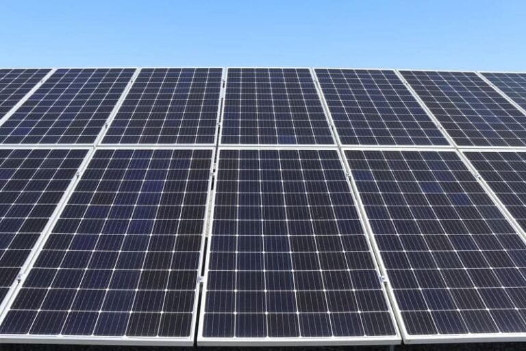 Maximizing Energy Efficiency With a Hybrid Inverter Solar Solution