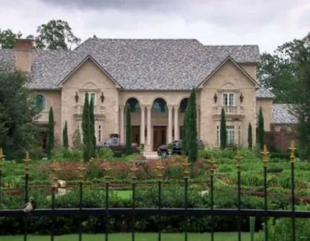 Jep Robertson house exterior showcasing Southern charm and modern luxury in West Monroe, Louisiana.