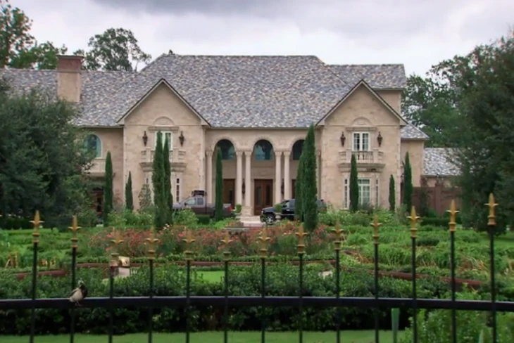 Jep Robertson house exterior showcasing Southern charm and modern luxury in West Monroe, Louisiana.