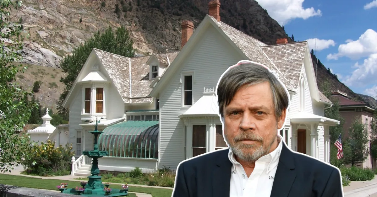 A view of the Mark Hamill House in Malibu surrounded by wildfire smoke during the 2025 California wildfires.