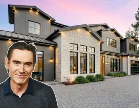 Billy Crudup and Naomi Watts’ $6 million Brentwood mansion in Los Angeles — a modern two-story home surrounded by lush greenery, featuring a spacious patio, pool, and elegant contemporary architecture.
