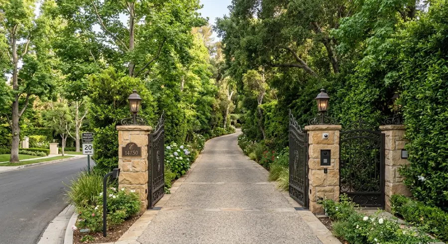Dave Grohl house gated entrance providing celebrity privacy
